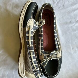 Size 9 Hardly Worn Sperry Boat Shoes